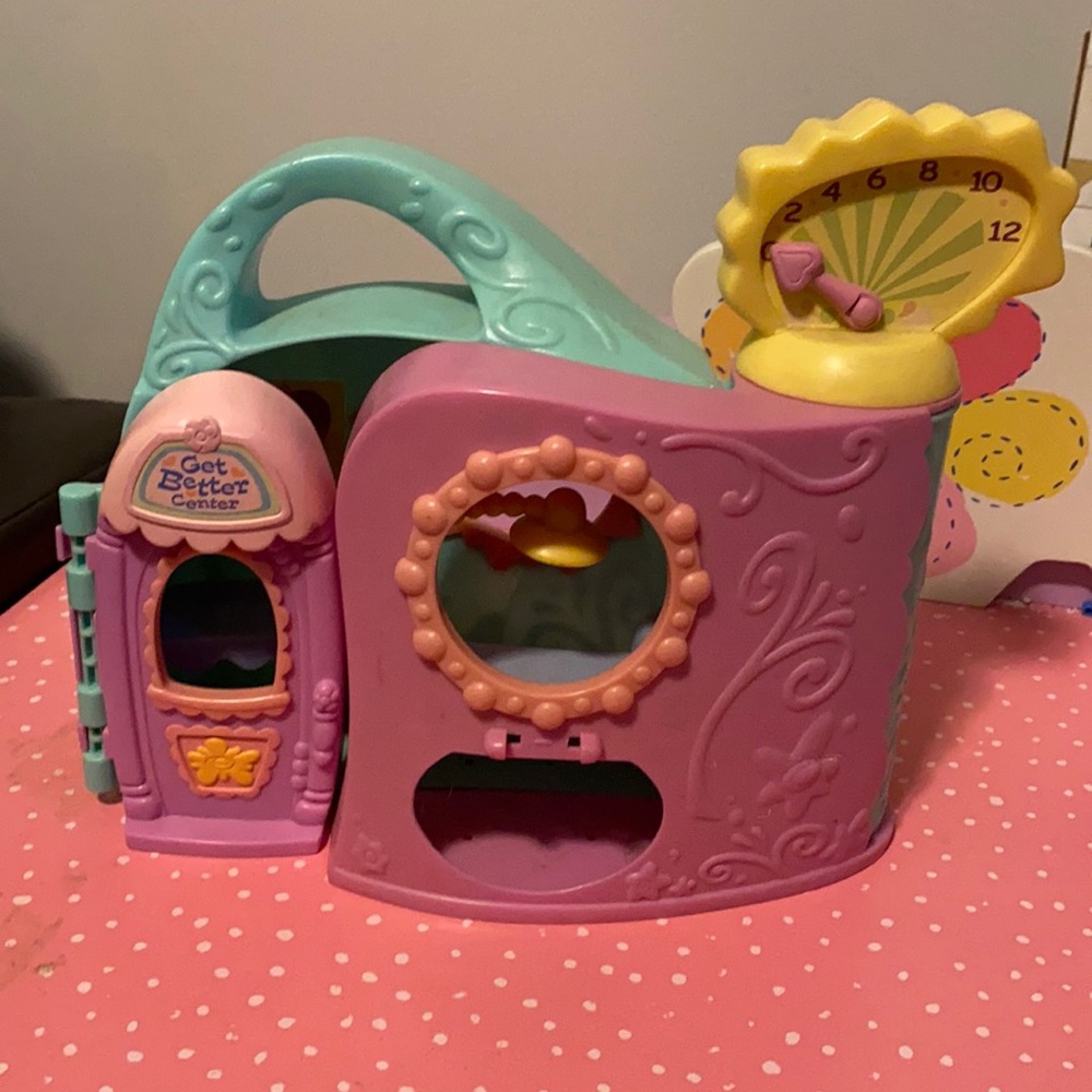 Littlest pet shop set